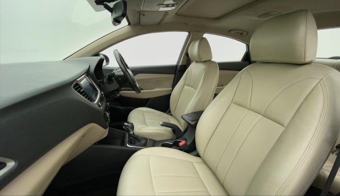 2017 Hyundai Verna 1.6 CRDI SX + AT, Diesel, Automatic, 91,968 km, Right Side Front Door Cabin