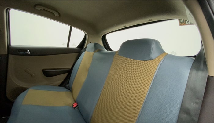 2011 Hyundai i20 ERA 1.2, Petrol, Manual, 94,886 km, Right Side Rear Door Cabin
