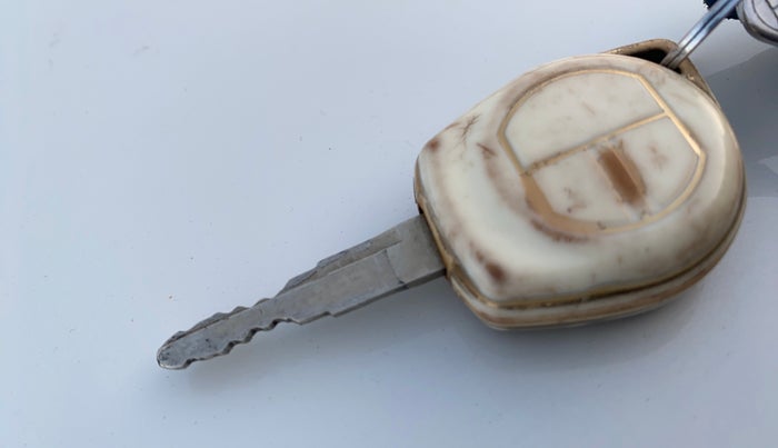 2020 Maruti Dzire VXI, CNG, Manual, 1,27,250 km, Key Close Up