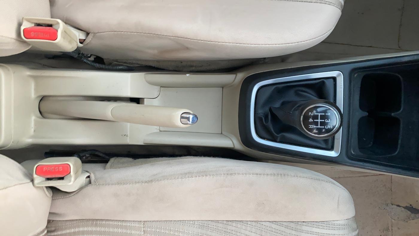 2020 Maruti Dzire VXI, CNG, Manual, 1,27,423 km, Gear Lever