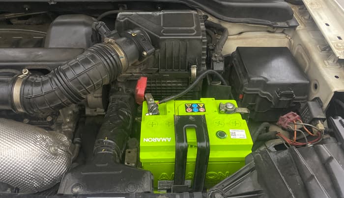 2019 Mahindra XUV300 W6 1.5 DIESEL, Diesel, Manual, 1,09,569 km, Engine View - Left