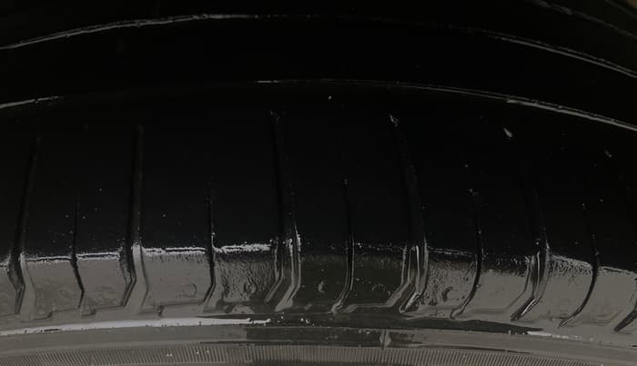 2019 Mahindra XUV300 W6 1.5 DIESEL, Diesel, Manual, 1,09,569 km, Left Rear Tyre Tread