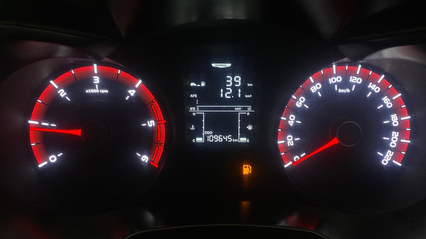 2019 Mahindra XUV300 W6 1.5 DIESEL, Diesel, Manual, 1,09,569 km, Odometer Image