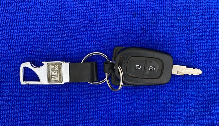 2016 Renault Kwid RXT, Petrol, Manual, 32,996 km, Key Close Up