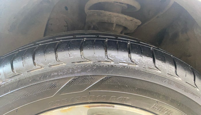 2015 Hyundai Elite i20 ASTA 1.4 CRDI, Diesel, Manual, 66,465 km, Left Front Tyre Tread