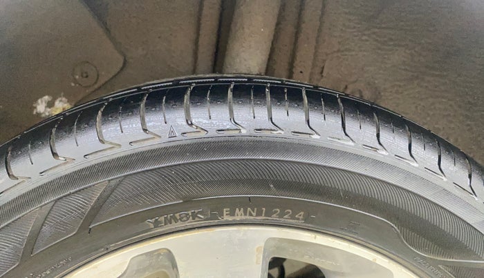 2015 Hyundai Elite i20 ASTA 1.4 CRDI, Diesel, Manual, 66,465 km, Right Rear Tyre Tread