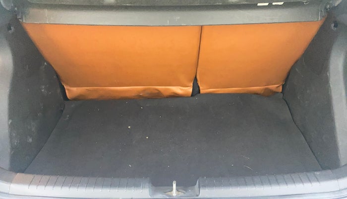 2015 Hyundai Elite i20 ASTA 1.4 CRDI, Diesel, Manual, 66,465 km, Boot Inside