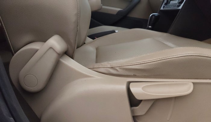 2016 Volkswagen Vento HIGHLINE 1.5 AT, Diesel, Automatic, 1,48,434 km, Driver Side Adjustment Panel