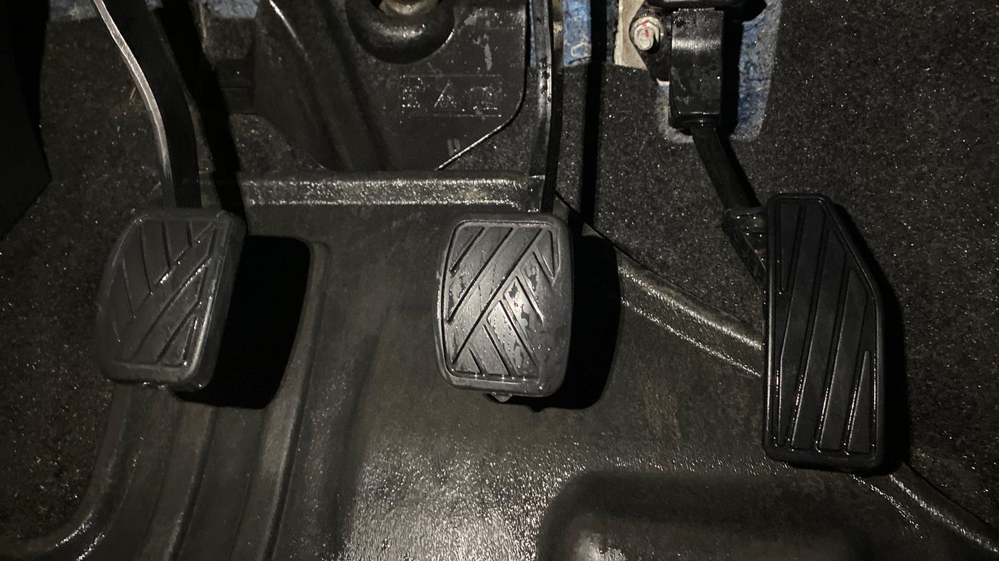 2022 Maruti XL6 ZETA MT, Petrol, Manual, 45,498 km, Pedals