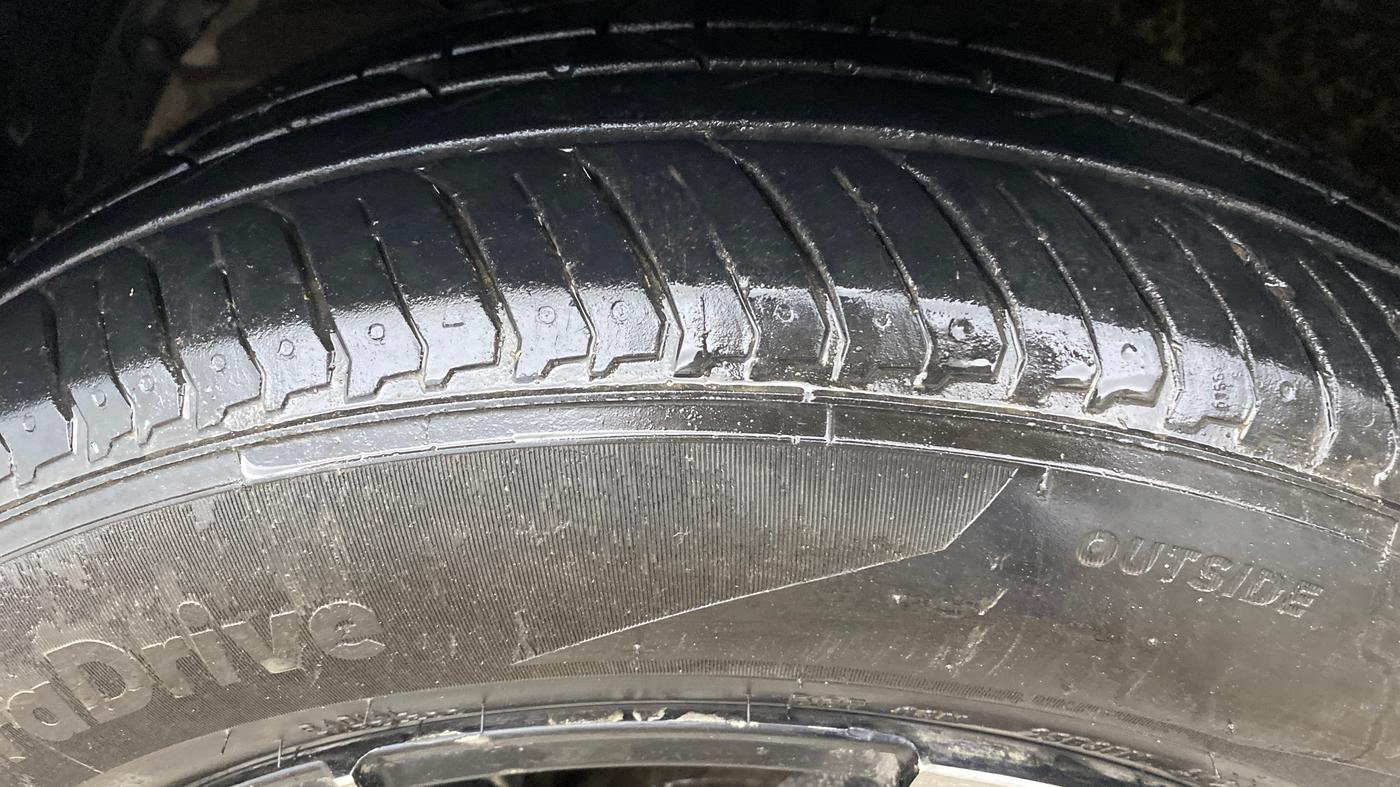 2022 Maruti XL6 ZETA MT, Petrol, Manual, 45,498 km, Left Front Tyre Tread