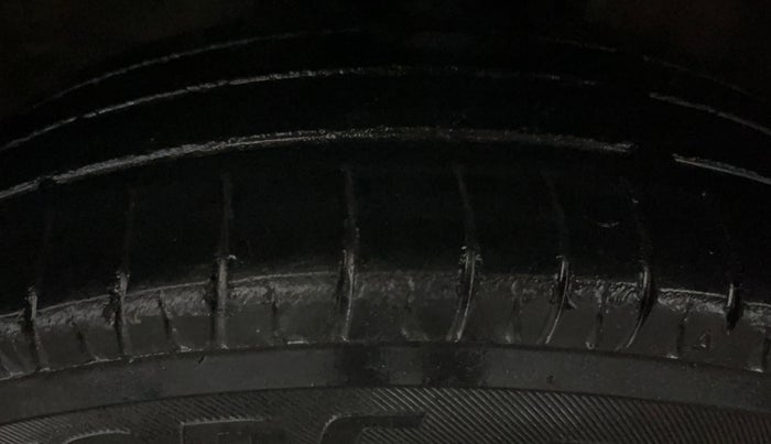 2017 Maruti Wagon R 1.0 LXI CNG, CNG, Manual, 70,776 km, Left Front Tyre Tread