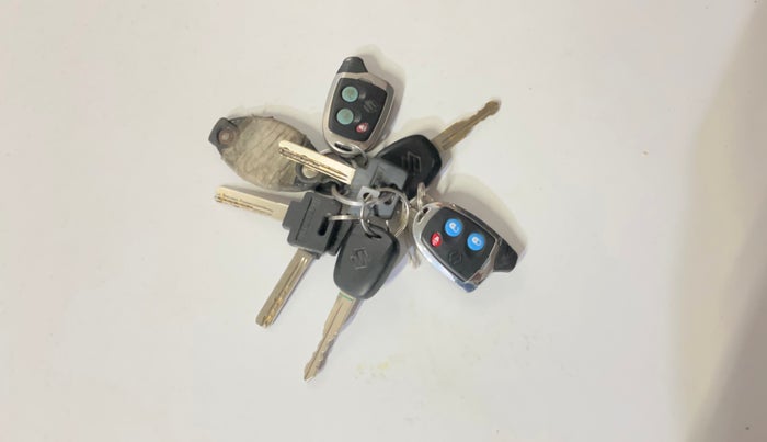 2017 Maruti Wagon R 1.0 LXI CNG, CNG, Manual, 70,776 km, Key Close Up