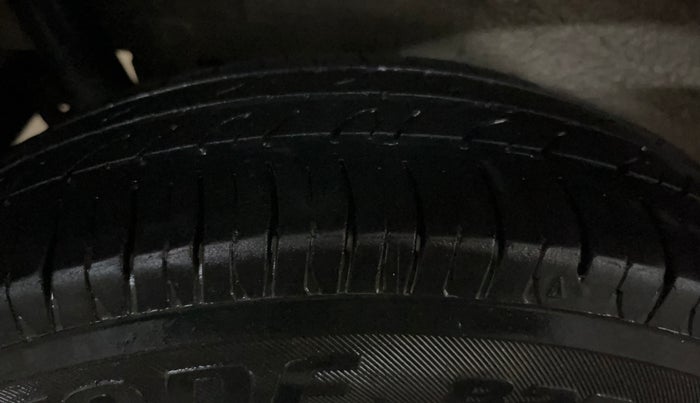 2017 Maruti Wagon R 1.0 LXI CNG, CNG, Manual, 70,776 km, Right Rear Tyre Tread