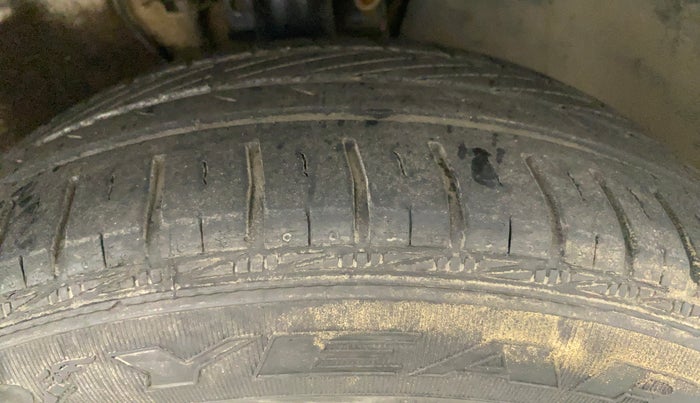 2013 Volkswagen Polo COMFORTLINE 1.2L PETROL, Petrol, Manual, Right Front Tyre Tread