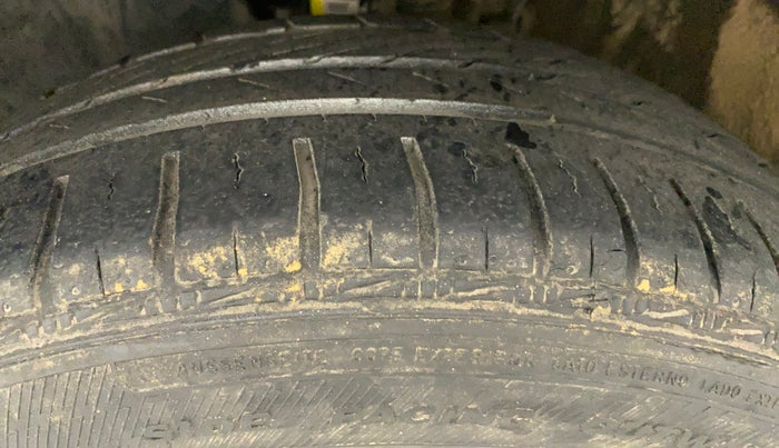 2013 Volkswagen Polo COMFORTLINE 1.2L PETROL, Petrol, Manual, Left Front Tyre Tread