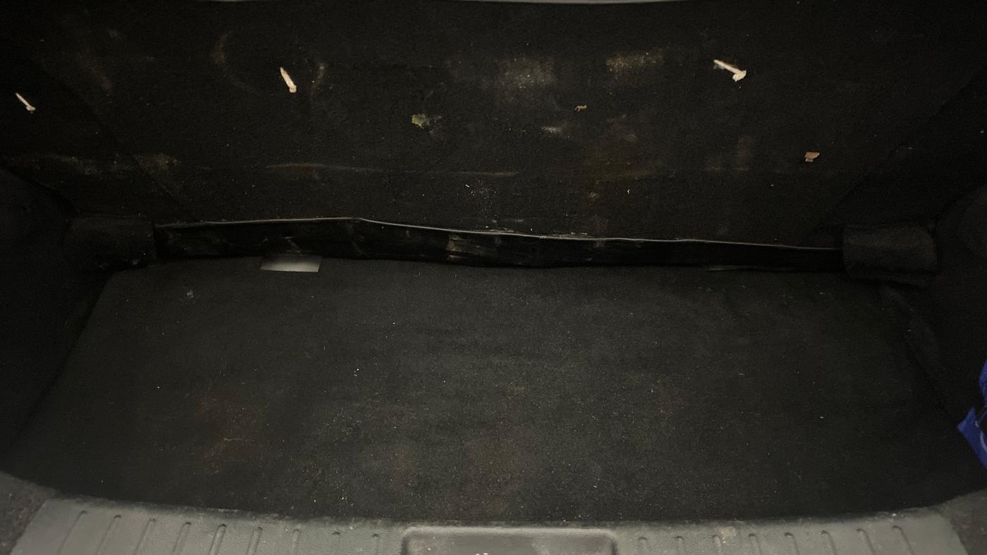 2017 Mahindra Kuv100 K6 6 STR, Petrol, Manual, 60,272 km, Boot Inside