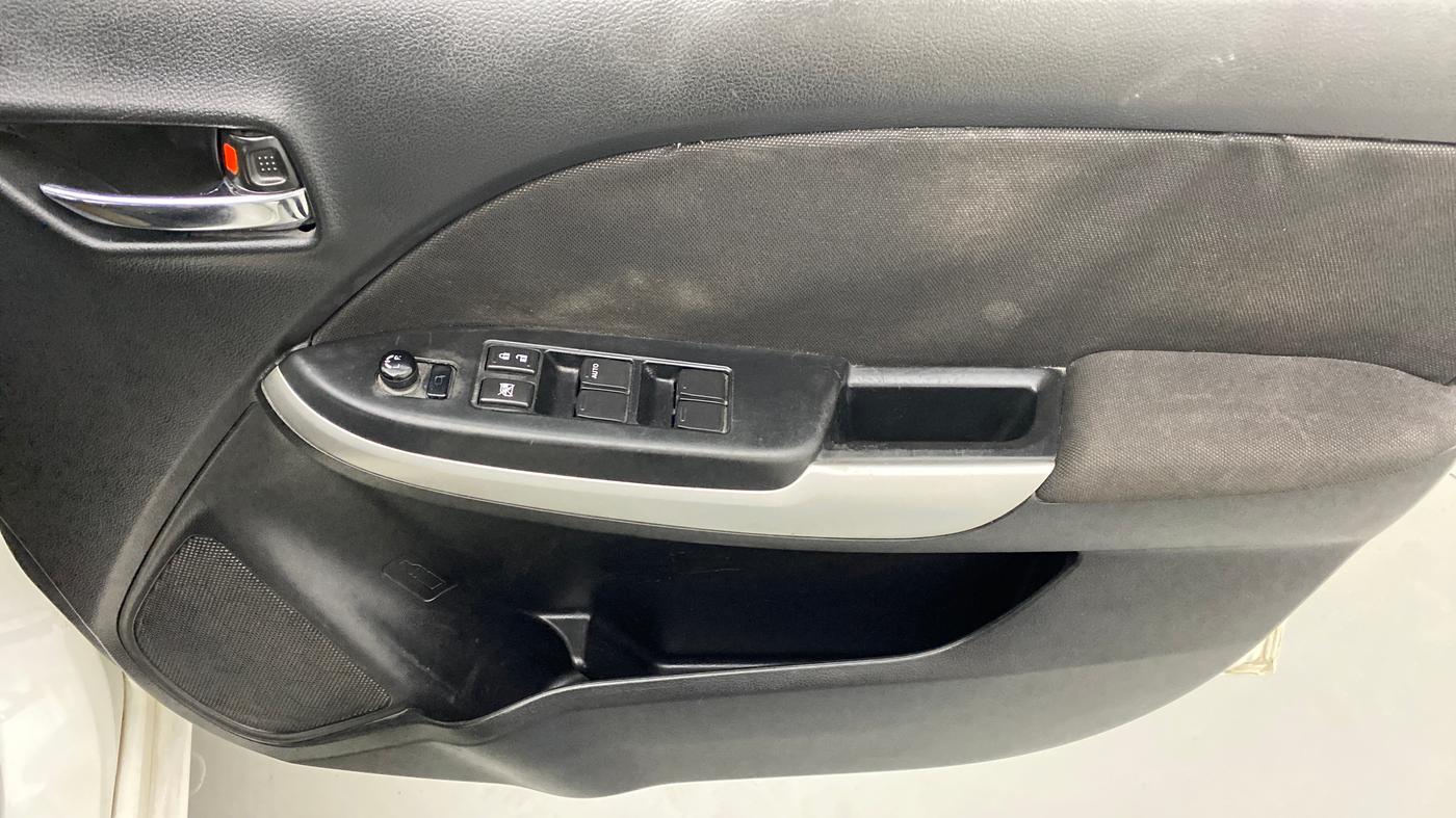 2016 Maruti Baleno DELTA DIESEL 1.3, Diesel, Manual, 70,367 km, Driver Side Door Panels Control