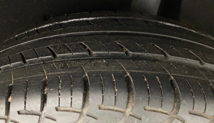 2016 Maruti Baleno DELTA DIESEL 1.3, Diesel, Manual, 70,367 km, Left Rear Tyre Tread