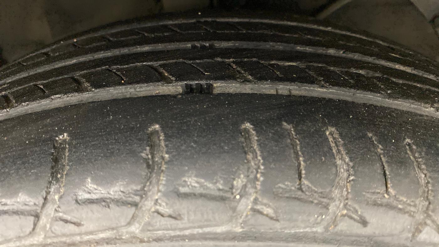 2016 Maruti Baleno DELTA DIESEL 1.3, Diesel, Manual, 70,367 km, Right Front Tyre Tread