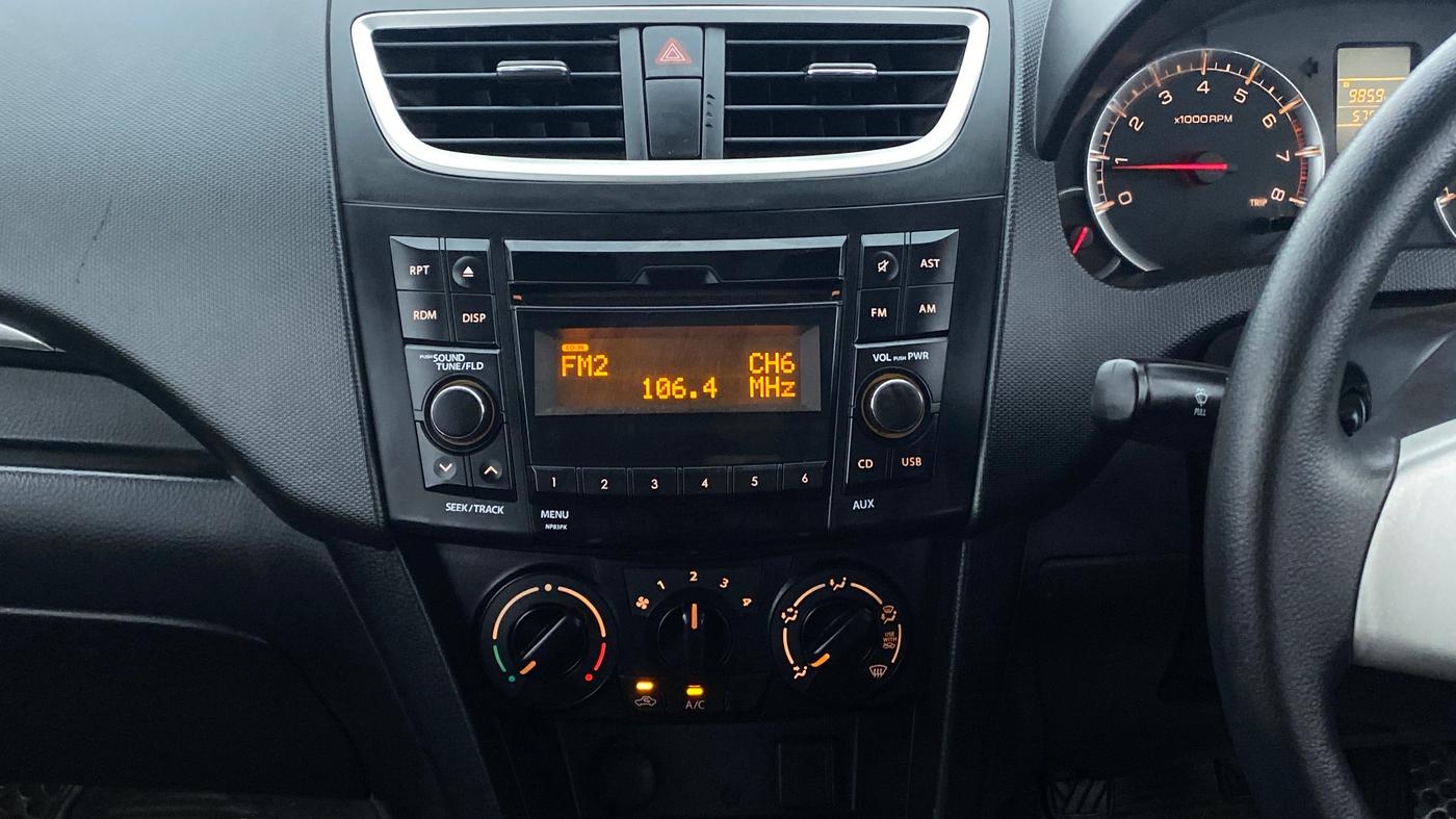 2017 Maruti Swift VXI D, Petrol, Manual, 58,050 km, Air Conditioner