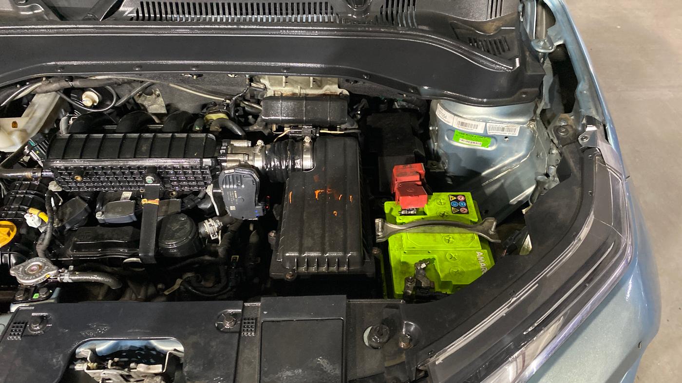 2023 Tata PUNCH CREATIVE  AMT, Petrol, Automatic, 45,170 km, Engine View - Left