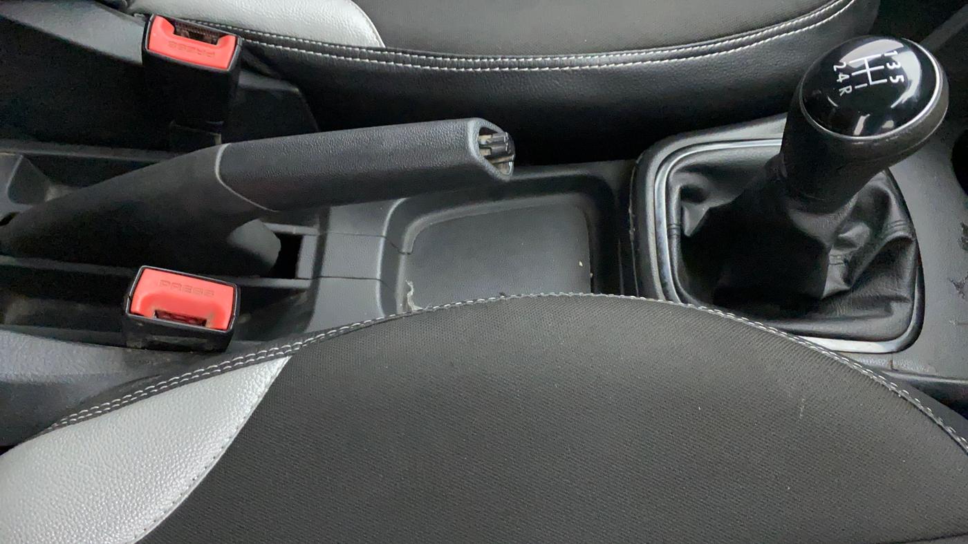 2019 Volkswagen Polo Trendline 1.0 L Petrol, Petrol, Manual, 60,505 km, Gear Lever