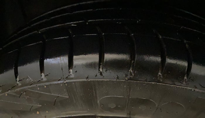 2016 Hyundai Grand i10 MAGNA 1.2 KAPPA VTVT, Petrol, Manual, 77,523 km, Left Front Tyre Tread