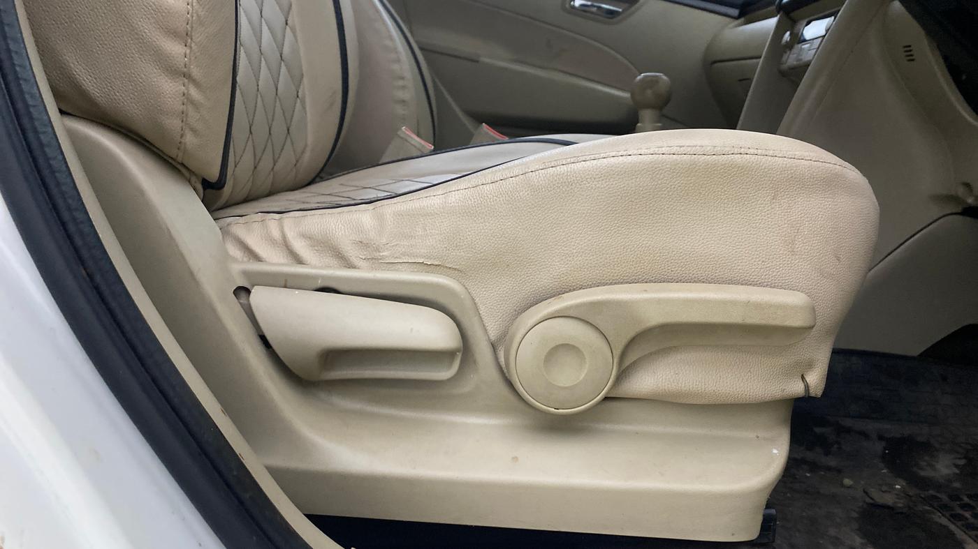 2015 Maruti Swift Dzire ZXI, Petrol, Manual, 49,087 km, Driver Side Adjustment Panel