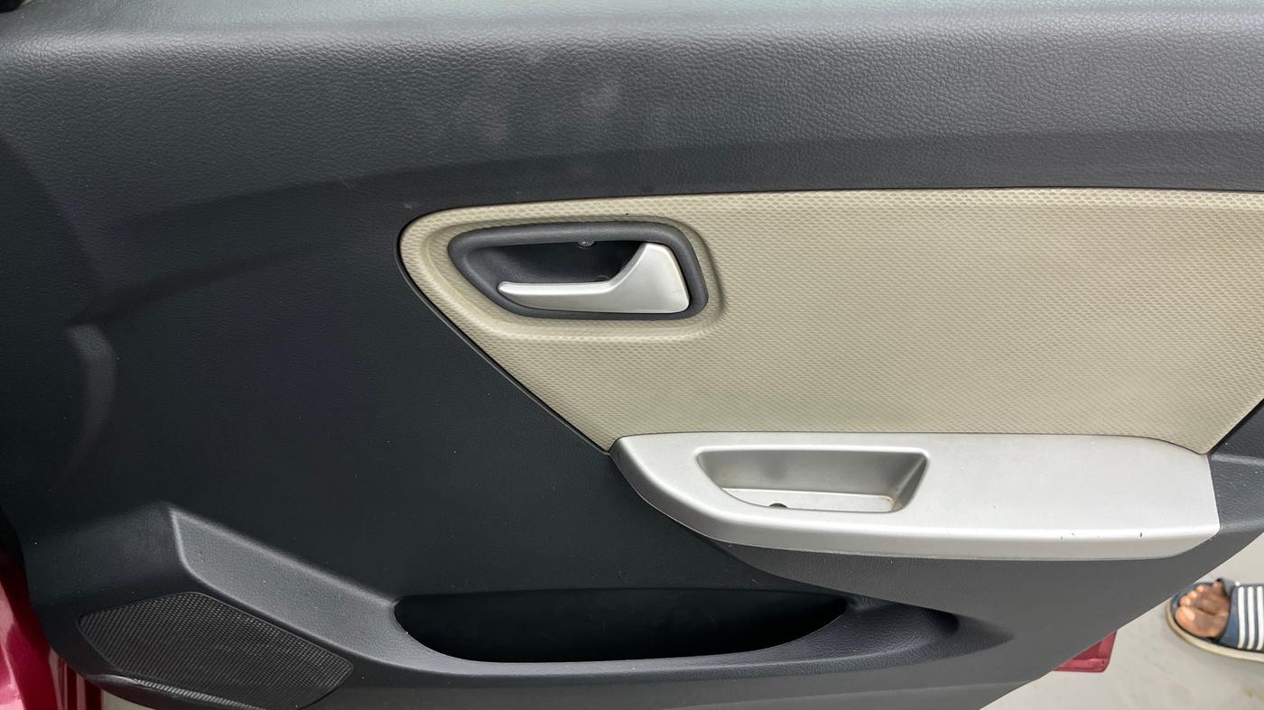 2015 Maruti Alto K10 VXI, Petrol, Manual, 72,317 km, Driver Side Door Panels Control