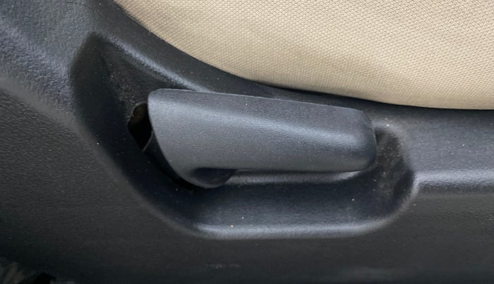 2017 Maruti Wagon R 1.0 VXI + (O) AMT, Petrol, Automatic, 77,337 km, Driver Side Adjustment Panel