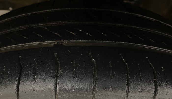 2017 Maruti Wagon R 1.0 VXI + (O) AMT, Petrol, Automatic, 77,337 km, Left Front Tyre Tread