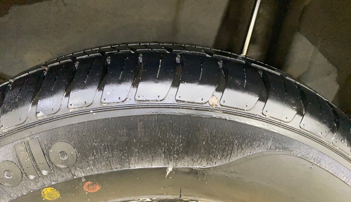 2013 Maruti Swift LXI, Petrol, Manual, 38,852 km, Left Rear Tyre Tread