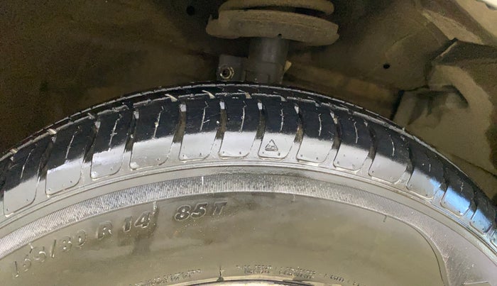 2013 Maruti Swift LXI, Petrol, Manual, 38,852 km, Right Front Tyre Tread