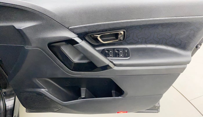 2022 Tata Harrier XZA PLUS 2.0L DARK EDITION, Diesel, Automatic, 24,142 km, Driver Side Door Panels Control