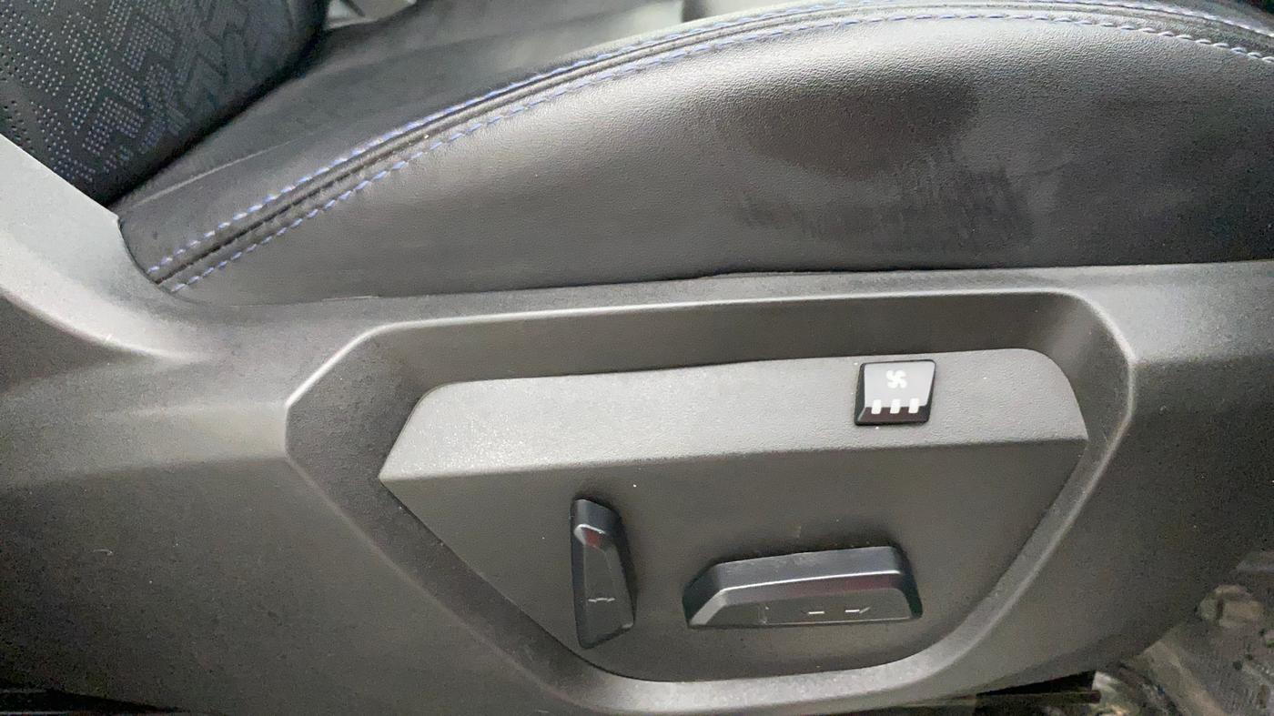 2022 Tata Harrier XZA PLUS 2.0L DARK EDITION, Diesel, Automatic, 24,142 km, Driver Side Adjustment Panel