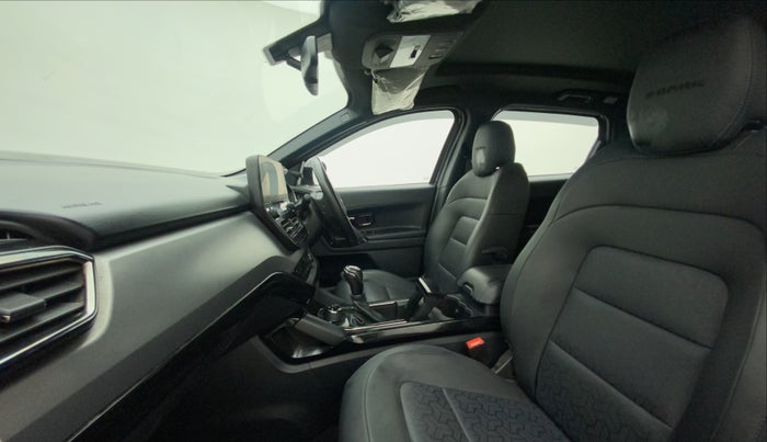 2022 Tata Harrier XZA PLUS 2.0L DARK EDITION, Diesel, Automatic, 24,142 km, Right Side Front Door Cabin
