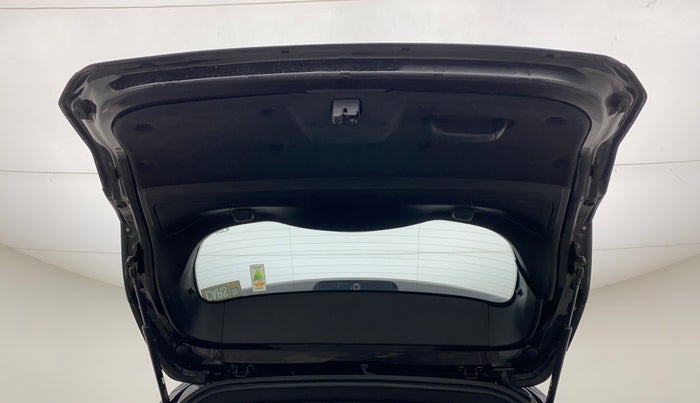 2022 Tata Harrier XZA PLUS 2.0L DARK EDITION, Diesel, Automatic, 24,142 km, Boot Door Open