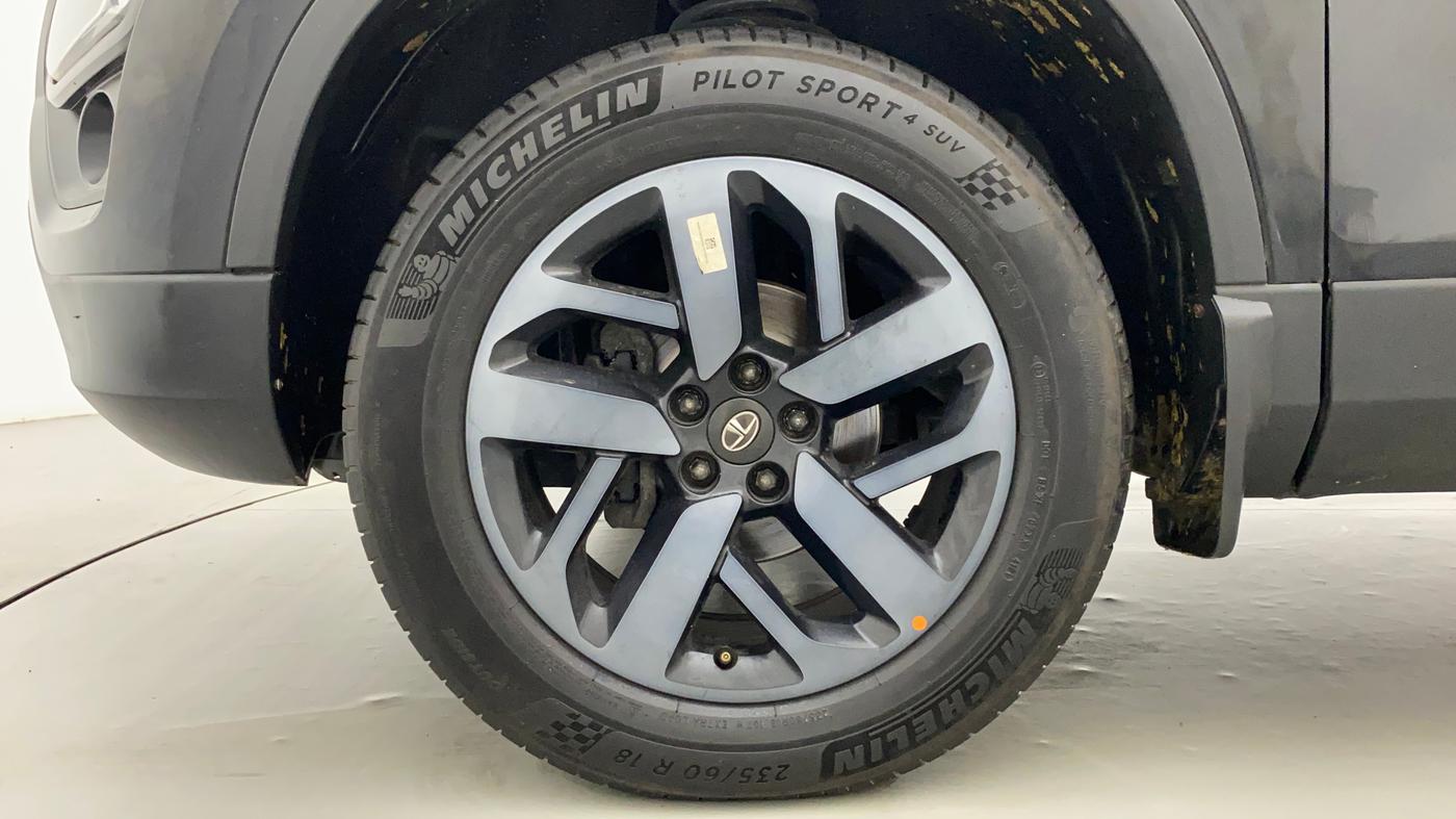 2022 Tata Harrier XZA PLUS 2.0L DARK EDITION, Diesel, Automatic, 24,142 km, Left Front Wheel