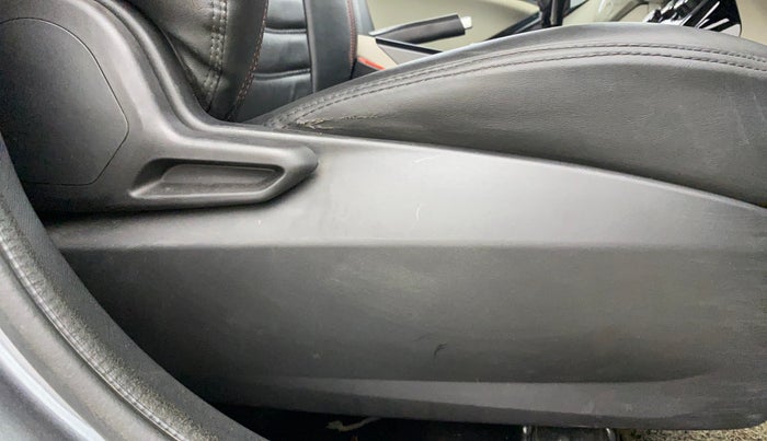 2020 Tata NEXON XZ PETROL, Petrol, Manual, 32,738 km, Driver Side Adjustment Panel