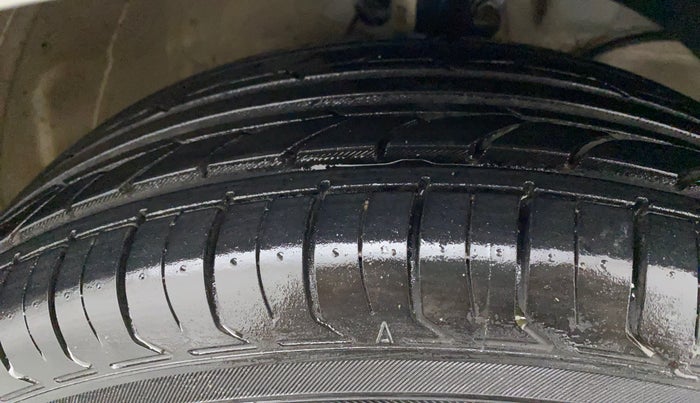 2022 Maruti Swift VXI, Petrol, Manual, 9,535 km, Right Front Tyre Tread