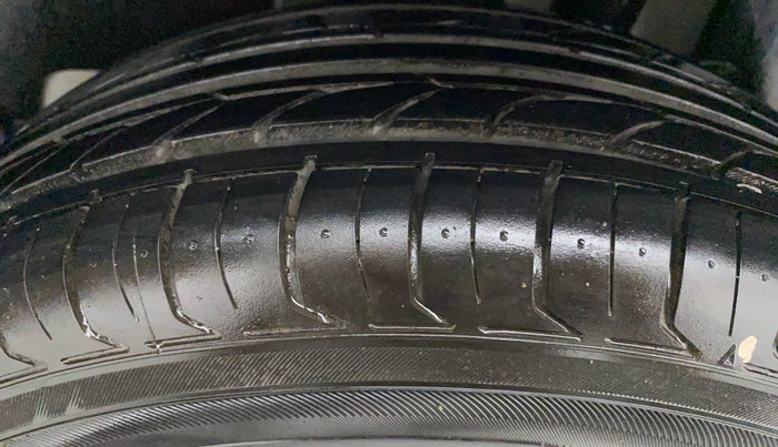 2022 Maruti Swift VXI, Petrol, Manual, 9,535 km, Left Rear Tyre Tread