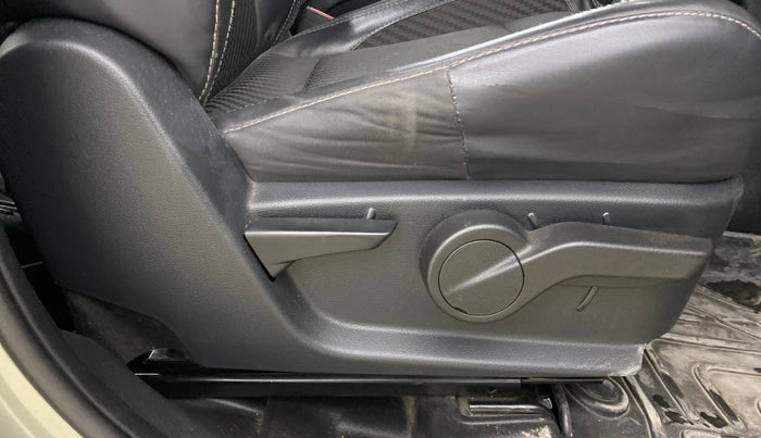 2022 Mahindra Thar LX D AT 4WD HT, Diesel, Automatic, 27,842 km, Driver Side Adjustment Panel