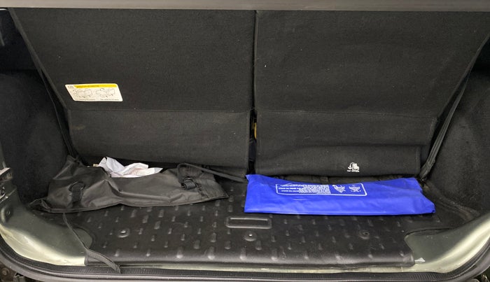 2022 Mahindra Thar LX D AT 4WD HT, Diesel, Automatic, 27,842 km, Boot Inside