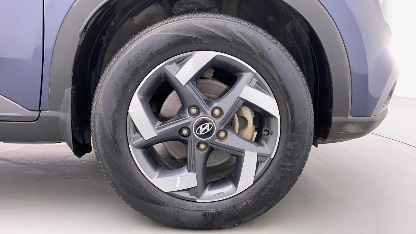 2019 Hyundai VENUE SX(O) CRDi, Diesel, Manual, 55,828 km, Right Front Wheel