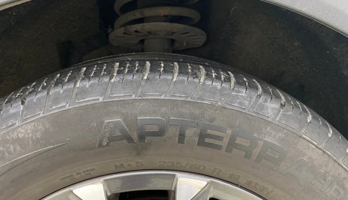 2021 Mahindra XUV700 AX 7 P AT 7 STR, Petrol, Automatic, 67,131 km, Right Front Tyre Tread