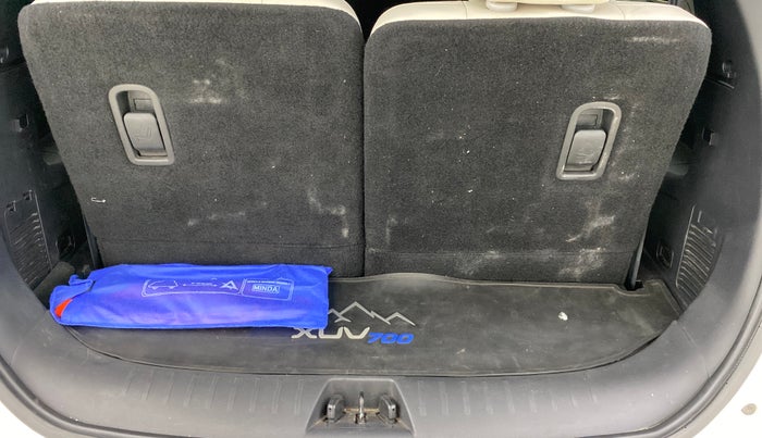 2021 Mahindra XUV700 AX 7 P AT 7 STR, Petrol, Automatic, 67,131 km, Boot Inside