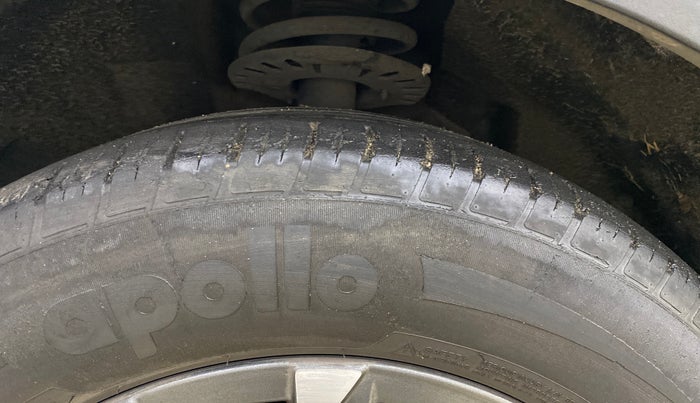 2021 Mahindra XUV700 AX 7 P AT 7 STR, Petrol, Automatic, 67,131 km, Left Front Tyre Tread