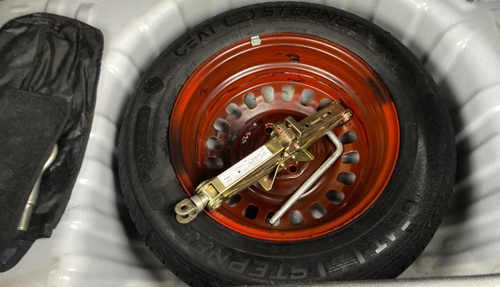 2022 Renault Kiger RXZ MT DUAL TONE, Petrol, Manual, 43,205 km, Spare Tyre