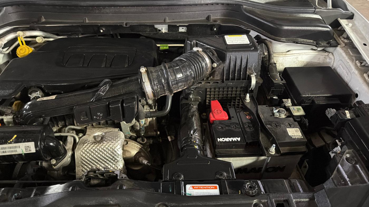 2024 Mahindra XUV 3XO MX3 1.2 L TCMPFi, Petrol, Manual, 6,765 km, Engine View - Left