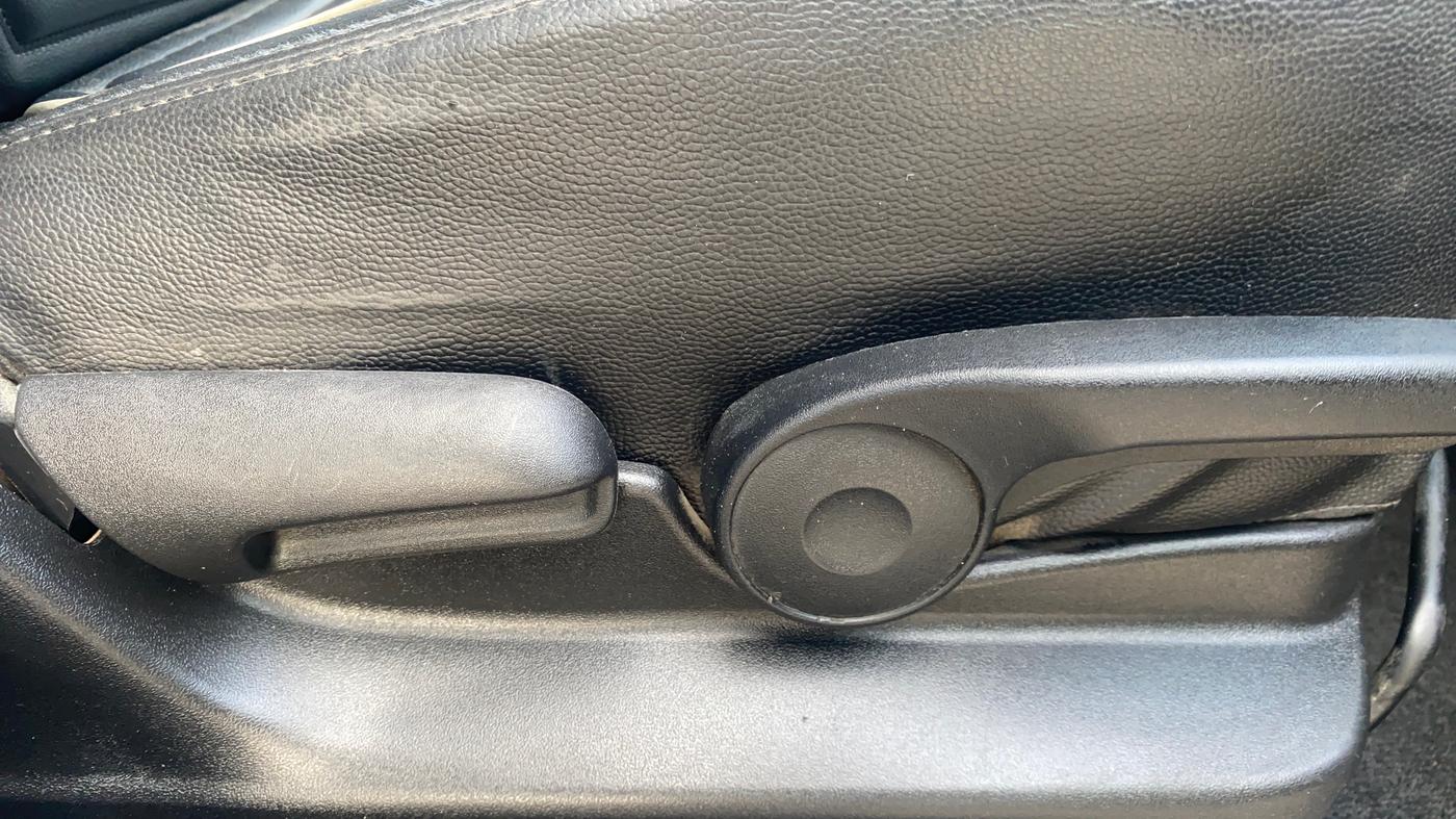 2019 Maruti Vitara Brezza ZDI PLUS AMT, Diesel, Automatic, 82,711 km, Driver Side Adjustment Panel